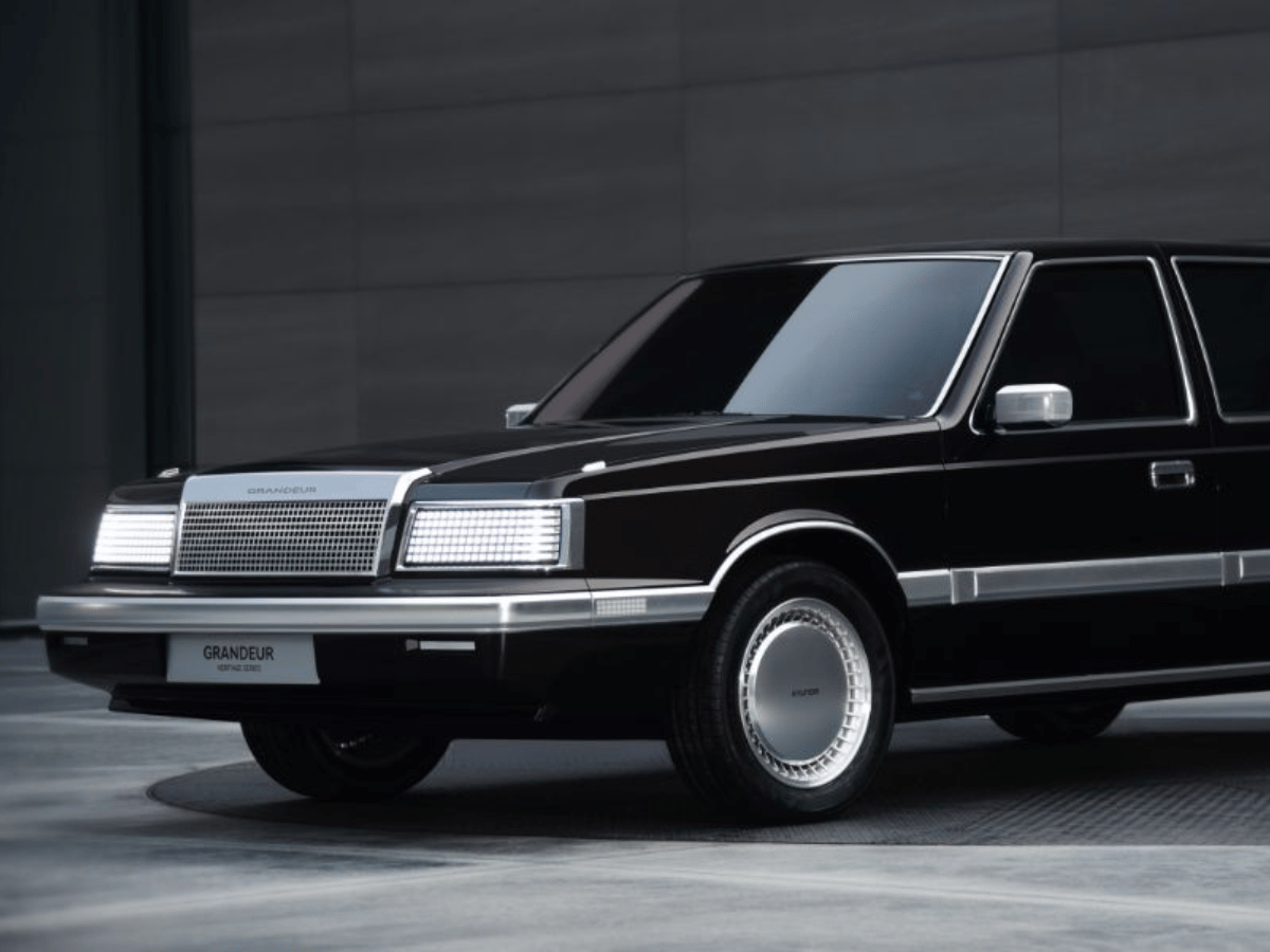 Vintage Hyundai Grandeur (Azera) luxury sedan - classic design with modern inspiration