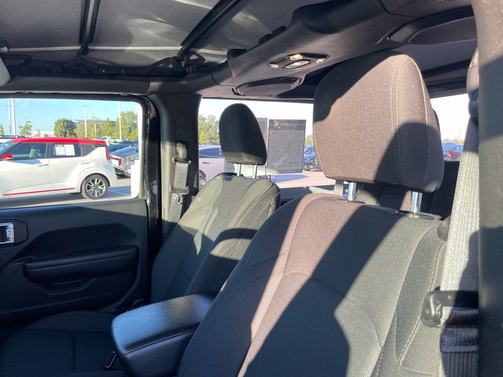 2019 Jeep Wrangler Sport - LOW MILES / BACKUP CAMERA