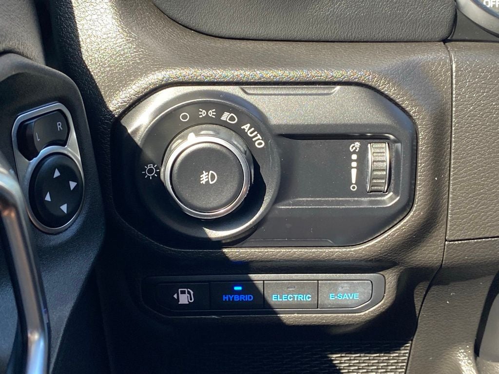 2023 Jeep Wrangler Sahara 4xe - REMOTE START / APPLE CARPLAY