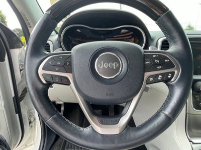 2017 Jeep Grand Cherokee Summit - REAR ENTERTAINMENT / PANORAMIC SUNROOF