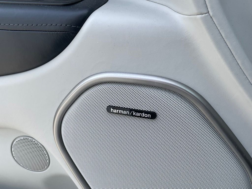 2017 Jeep Grand Cherokee Summit - REAR ENTERTAINMENT / PANORAMIC SUNROOF