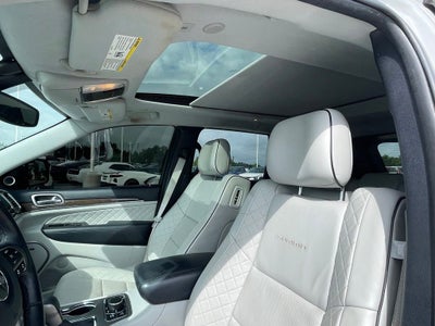 2017 Jeep Grand Cherokee Summit - REAR ENTERTAINMENT / PANORAMIC SUNROOF