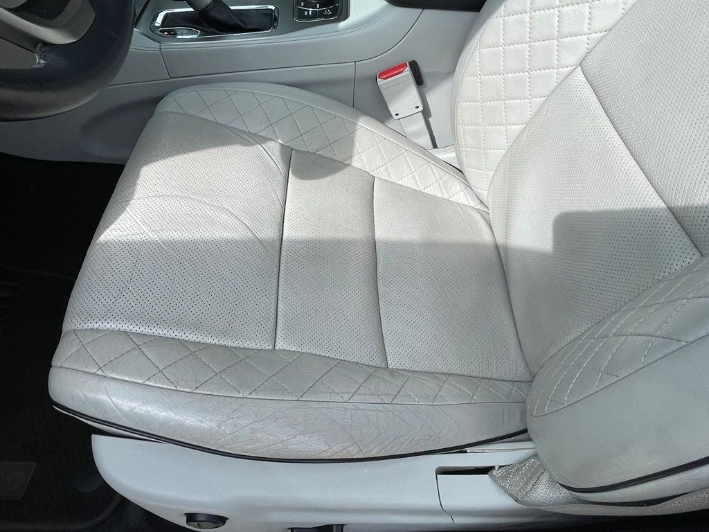 2017 Jeep Grand Cherokee Summit - REAR ENTERTAINMENT / PANORAMIC SUNROOF
