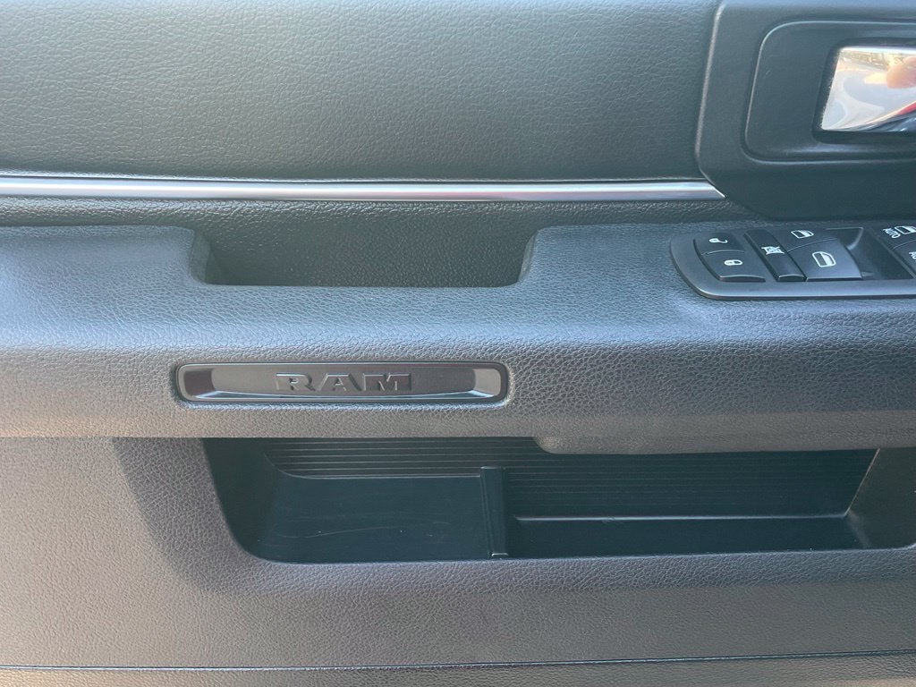 2022 RAM 1500 Classic Warlock - REMOTE START / APPLE CARPLAY