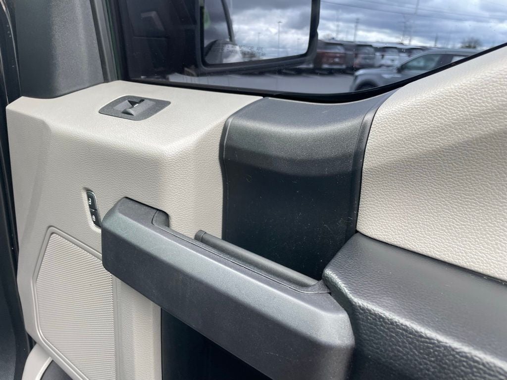 2020 Ford F-150 XL - 5.0L V8 / STX APPEARANCE PKG