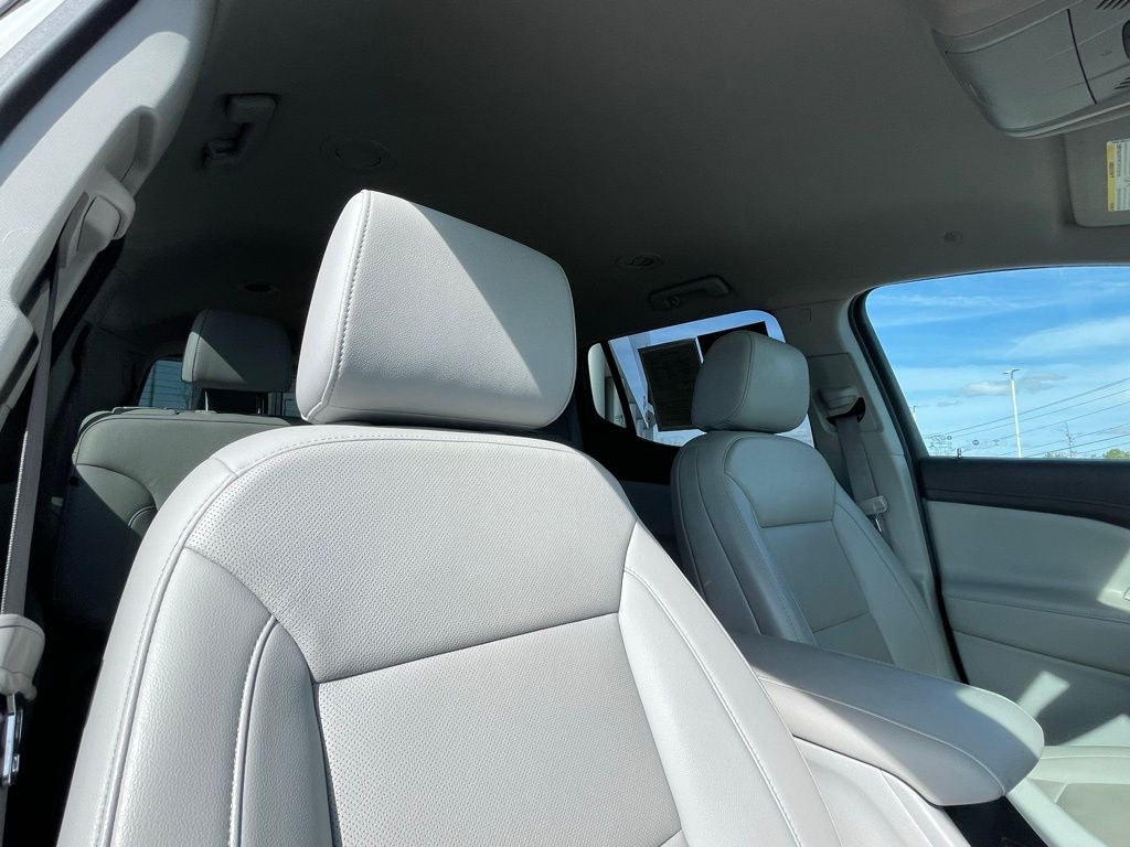 2022 GMC Acadia SLT - MEMORY SEATS / BLIND ZONE ALERT