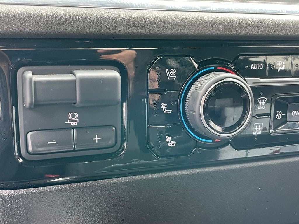 2025 Chevrolet Silverado 2500HD High Country - HEAD UP DISPLAY / POWER SUNROOF