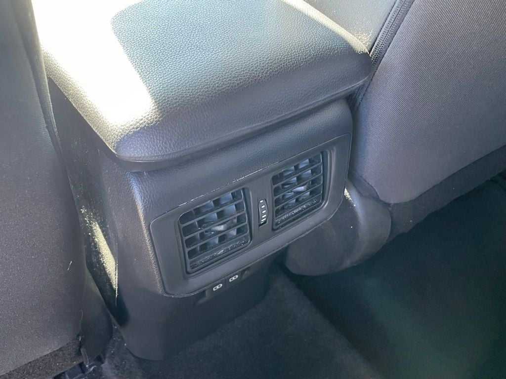 2024 Toyota RAV4 XLE - BLIND SPOT MONITOR / 7 INCH DISPLAY