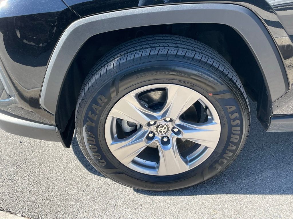 2024 Toyota RAV4 XLE - BLIND SPOT MONITOR / 7 INCH DISPLAY