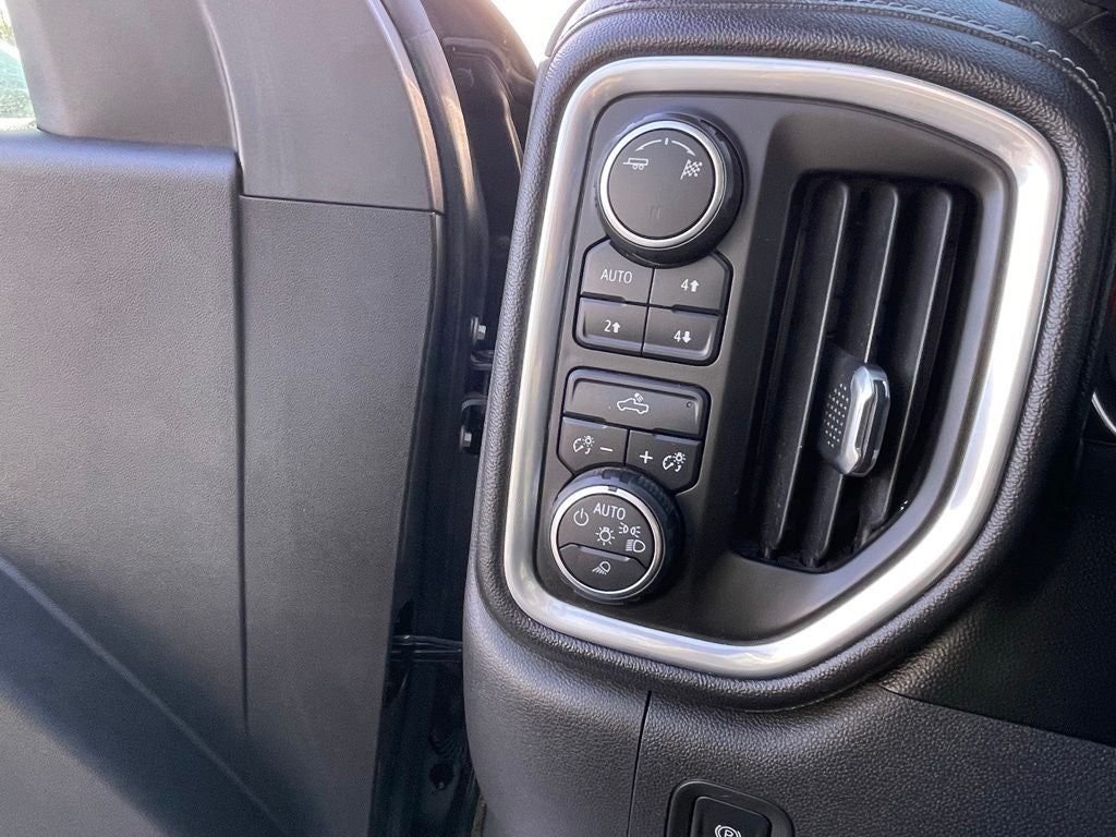 2019 Chevrolet Silverado 1500 LT - ONE OWNER / CLEAN CARFAX