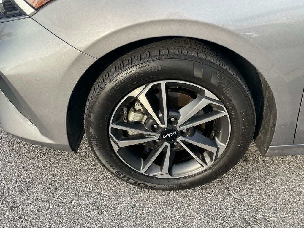 2024 Kia Forte LXS - KIA CERTIFIED / BLIND SPOT ASSIST