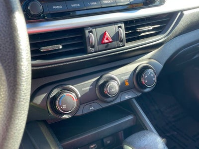 2024 Kia Forte LXS - KIA CERTIFIED / 8 INCH TOUCHSCREEN