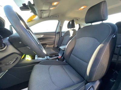 2024 Kia Forte LXS - KIA CERTIFIED / 8 INCH TOUCHSCREEN