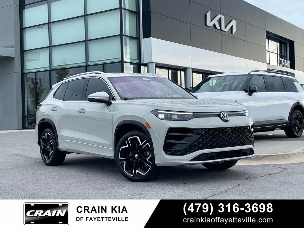 2026 Volkswagen Tiguan 2.0T SEL R-Line Turbo - HEAD UP DISPLAY / PANORAMIC MOONROOF