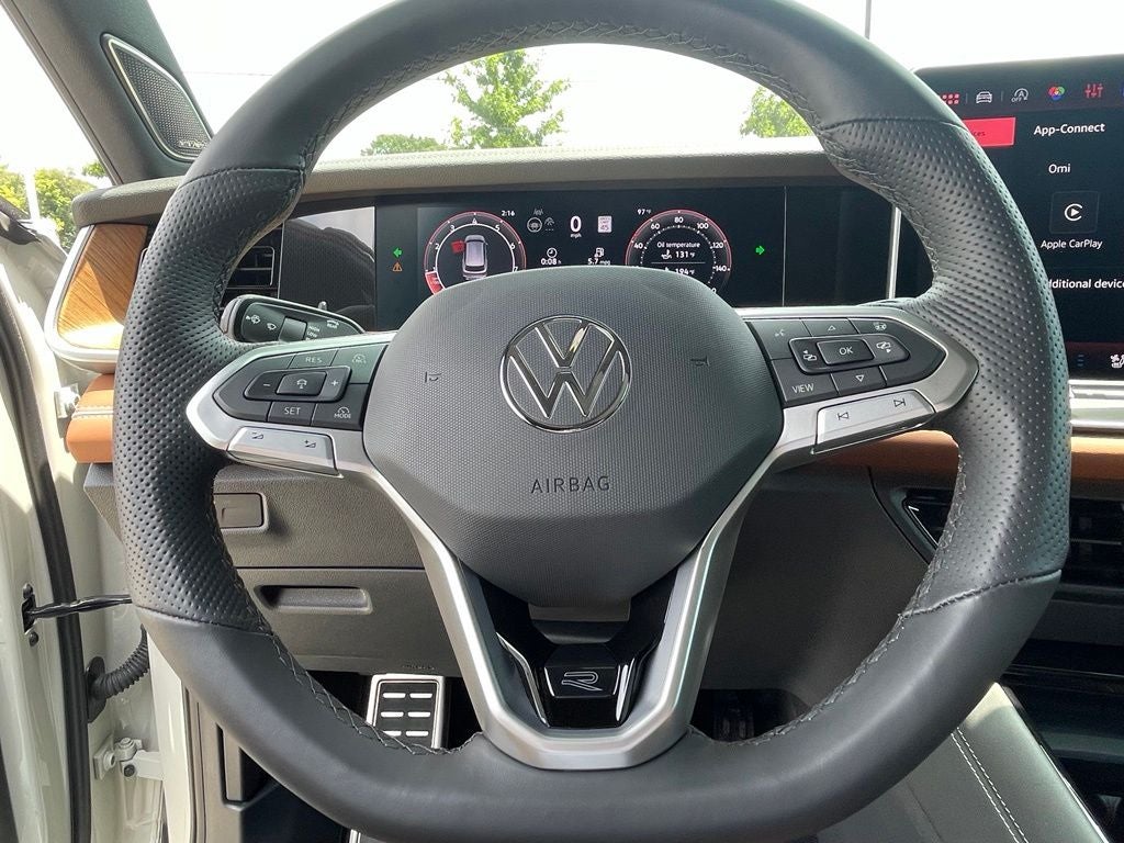2026 Volkswagen Tiguan 2.0T SEL R-Line Turbo - HEAD UP DISPLAY / PANORAMIC MOONROOF
