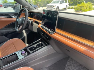 2026 Volkswagen Tiguan 2.0T SEL R-Line Turbo - HEAD UP DISPLAY / PANORAMIC MOONROOF