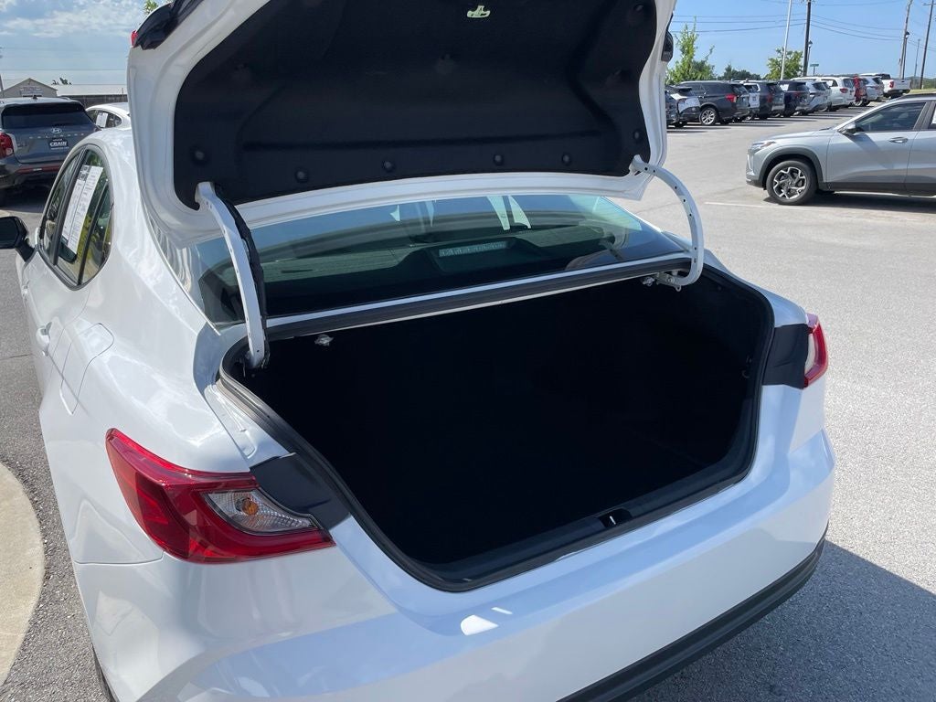 2025 Toyota Camry LE - 53 MPG / APPLE CARPLAY