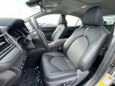 2024 Toyota Camry SE - 40 MPG / APPLE CARPLAY