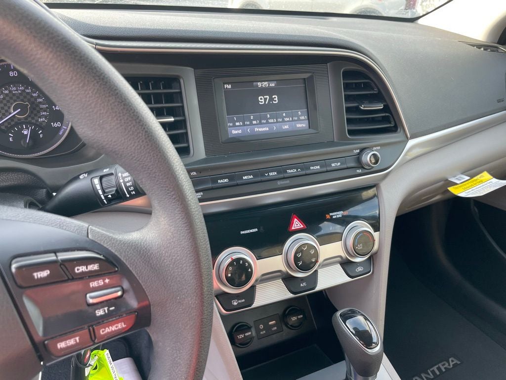 2019 Hyundai ELANTRA SE