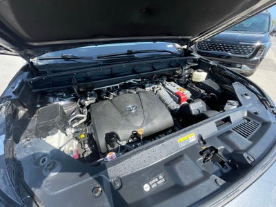 2021 Toyota Highlander XLE - MOONROOF / LEATHER