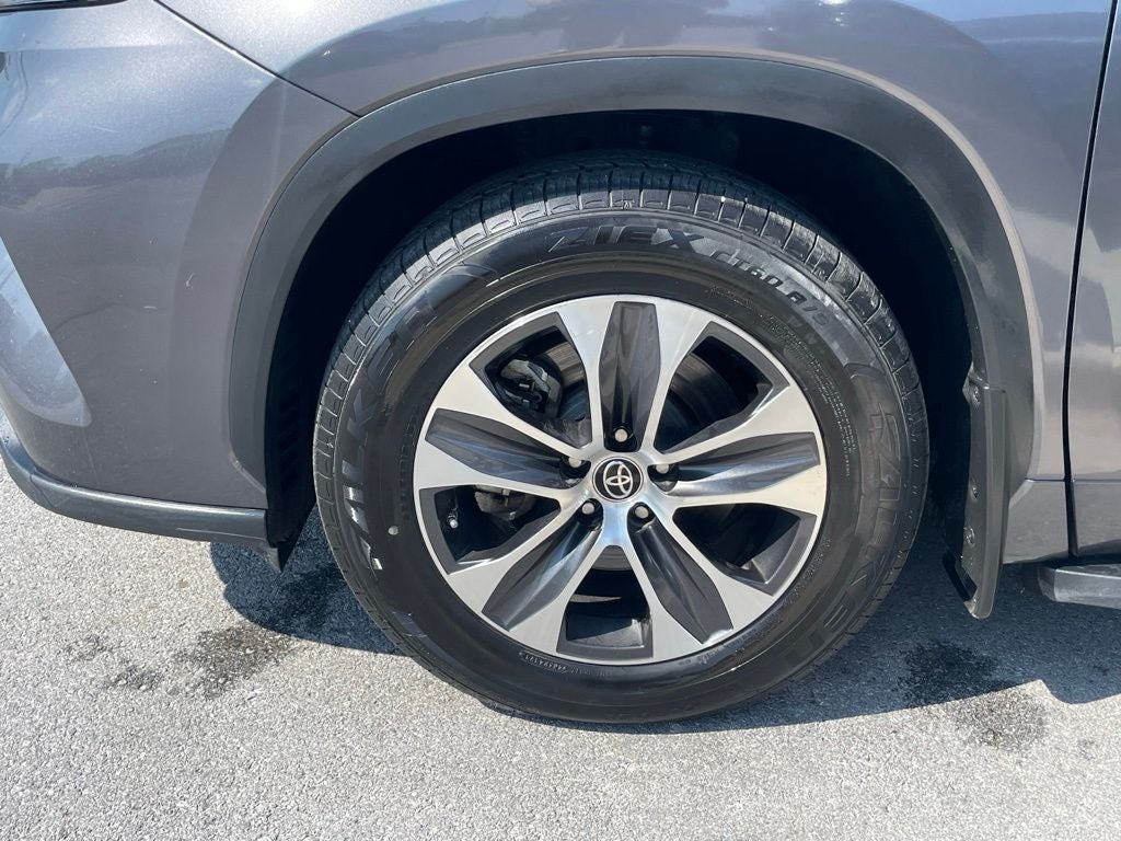 2021 Toyota Highlander XLE - MOONROOF / LEATHER