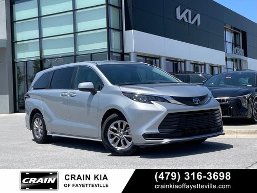 2025 Toyota Sienna LE 8 Passenger