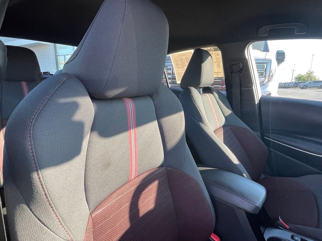 2024 Toyota Corolla SE - 40 MPG / BLACKOUT EMBLEMS