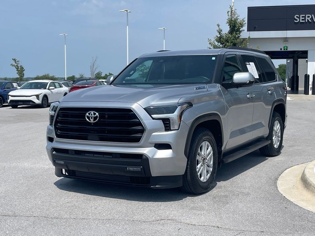 2025 Toyota Sequoia SR5 - POWER MOONROOF / VENTILATED SEATS