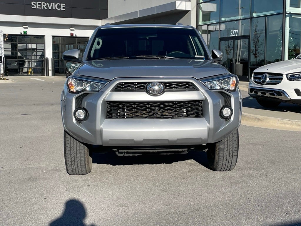 2018 Toyota 4Runner SR5 - CLEAN CARFAX / 4WD