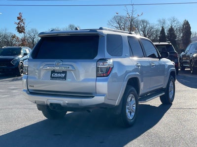 2018 Toyota 4Runner SR5 - CLEAN CARFAX / 4WD
