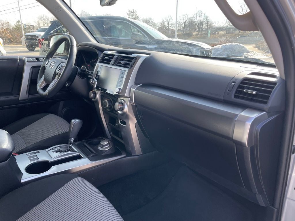 2024 Toyota 4Runner SR5 - TOYOTA SAFETY SENSE / 8-INCH TOUCHSCREEN