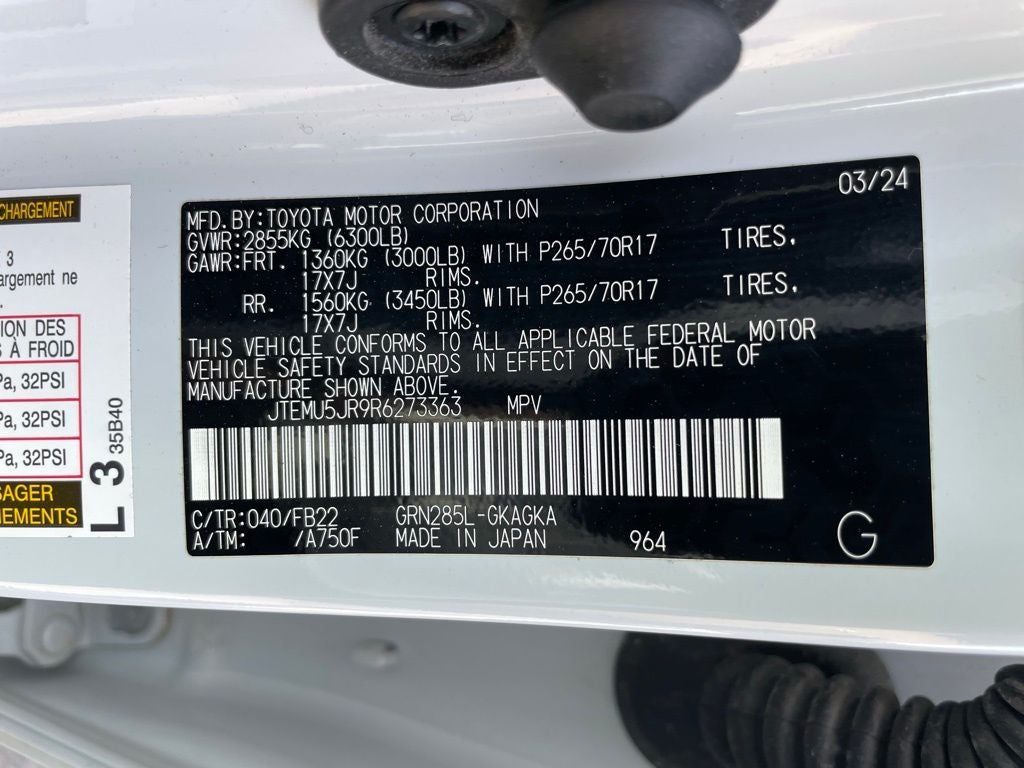 2024 Toyota 4Runner SR5 - 8 INCH TOUCHSCREEN / ANDROID AUTO