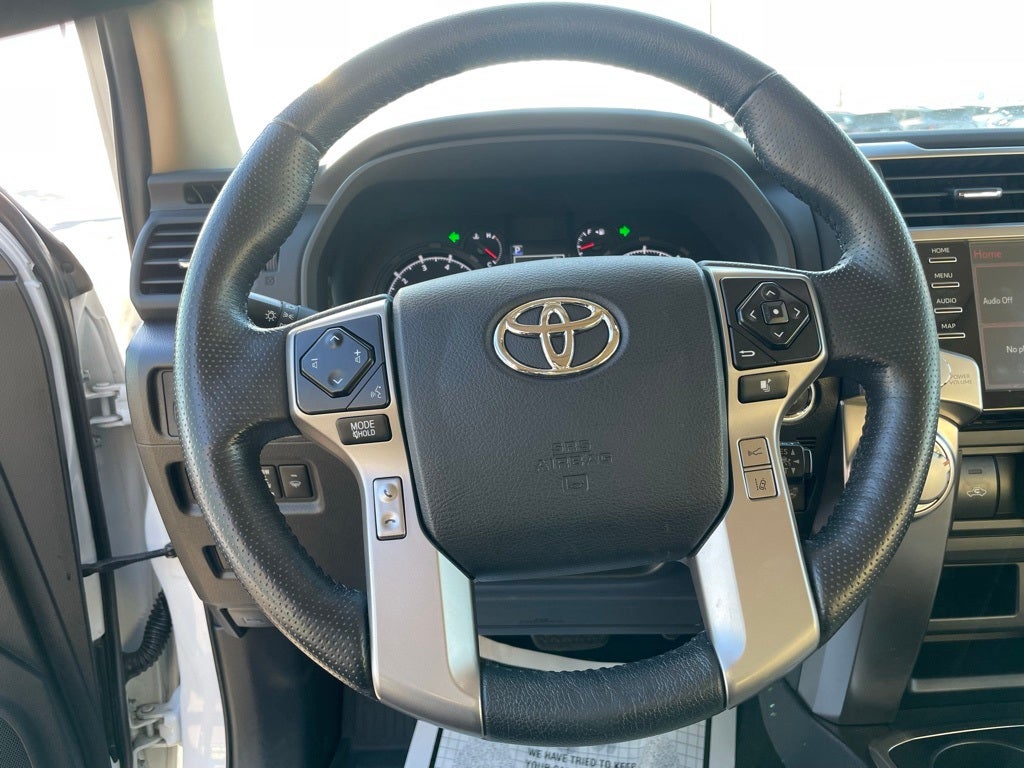 2024 Toyota 4Runner SR5 Premium - LIGHT INTERIOR / APPLE CARPLAY