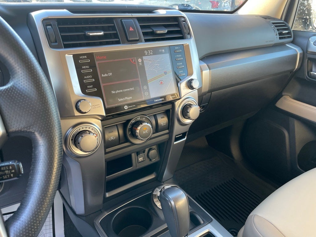 2024 Toyota 4Runner SR5 Premium - LIGHT INTERIOR / APPLE CARPLAY