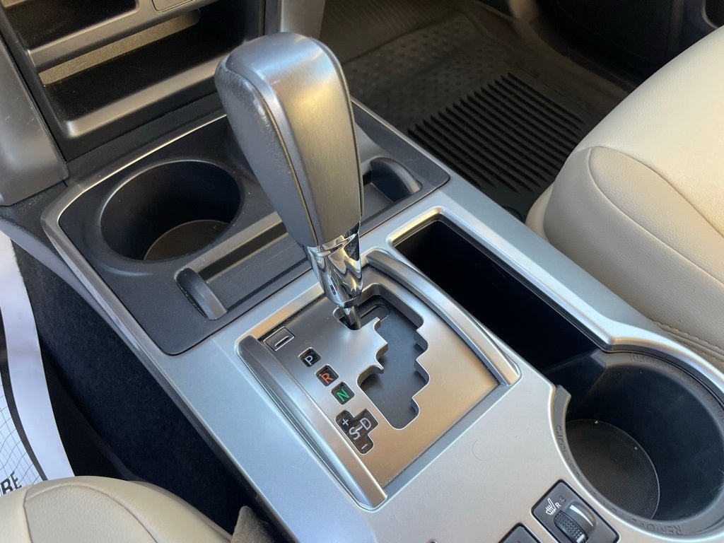 2024 Toyota 4Runner SR5 Premium - LIGHT INTERIOR / APPLE CARPLAY