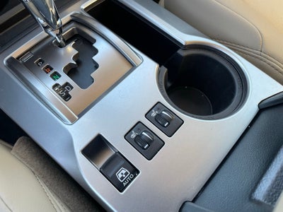 2024 Toyota 4Runner SR5 Premium - LIGHT INTERIOR / APPLE CARPLAY