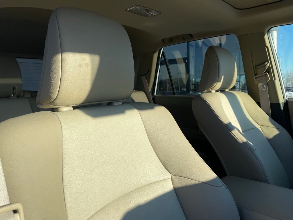 2024 Toyota 4Runner SR5 Premium - LIGHT INTERIOR / APPLE CARPLAY