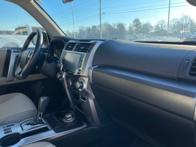 2024 Toyota 4Runner SR5 Premium - LIGHT INTERIOR / APPLE CARPLAY