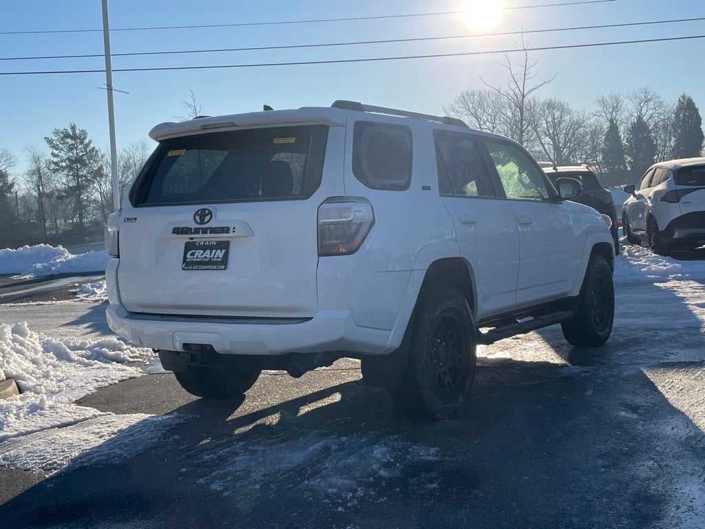 2024 Toyota 4Runner SR5 Premium - LIGHT INTERIOR / APPLE CARPLAY