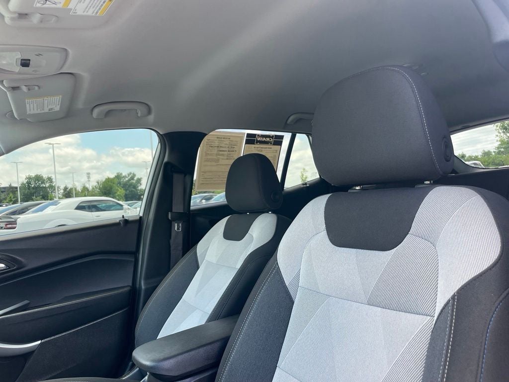 2025 Chevrolet Trax LS - LANE KEEP ASSIT / APPLE CARPLAY