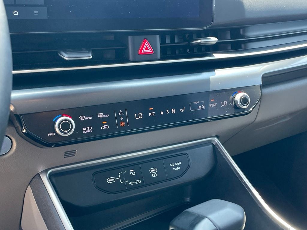2025 Kia Carnival LXS - KIA CERTIFIED / NAVIGATION