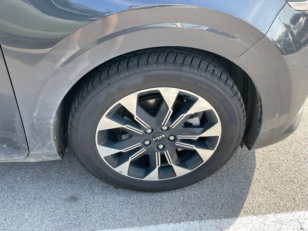 2024 Kia Carnival EX