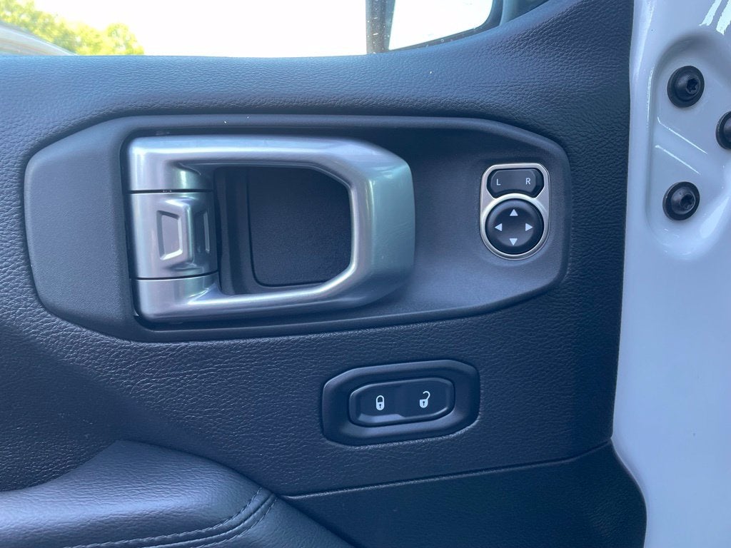 2020 Jeep Wrangler Unlimited Sahara Altitude Leather, Navi, Alpine, One Owner, Clean CarFax