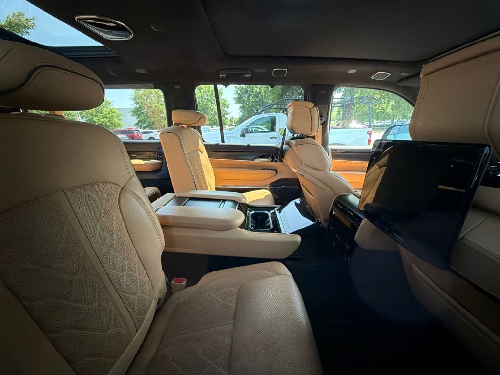 2025 Jeep Grand Wagoneer L Series III Obsidian, Pano Roof, Navi, 22" Wheels, CLEAN CARFA