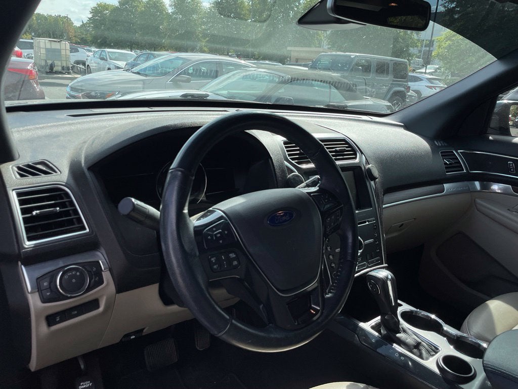 2018 Ford Explorer Limited One Owner, Clean CarFax, Leather, Moonroof, Bucket