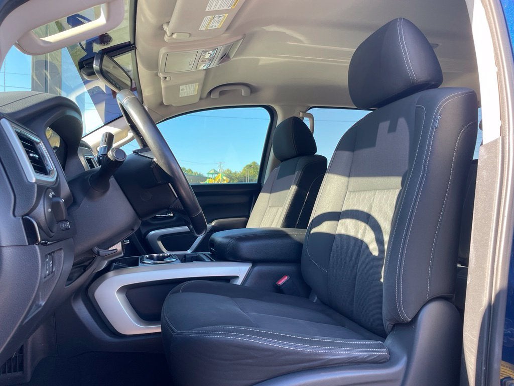 2019 Nissan Titan SV Clean CarFax, Navi, Blind Spot, CarPlay