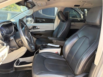 2021 Chrysler Pacifica Touring L CLEAN CARFAX 1-OWNER