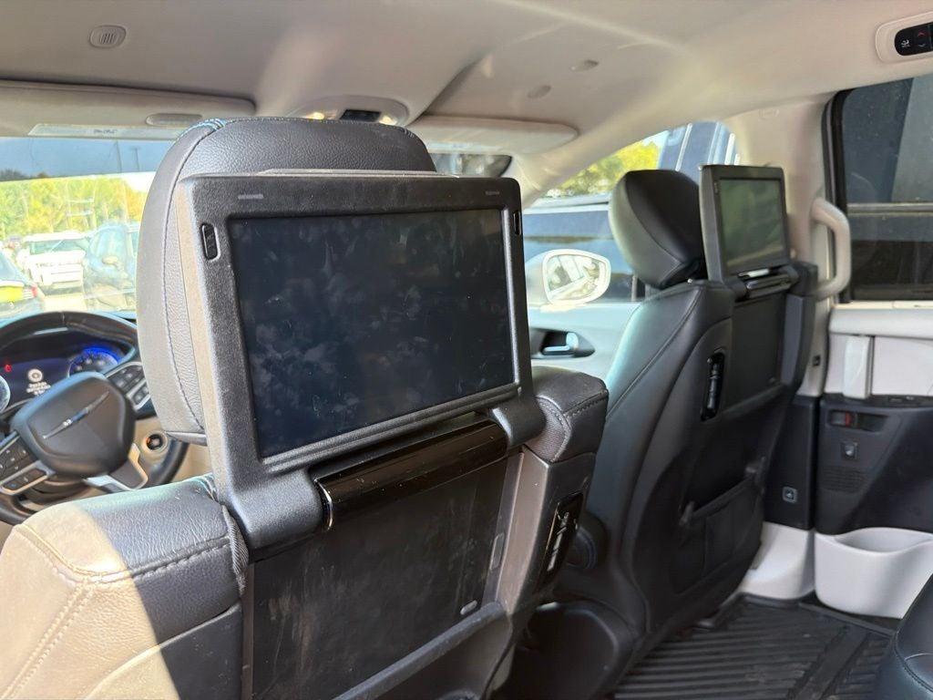 2021 Chrysler Pacifica Touring L CLEAN CARFAX 1-OWNER