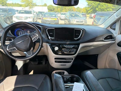 2021 Chrysler Pacifica Touring L CLEAN CARFAX 1-OWNER
