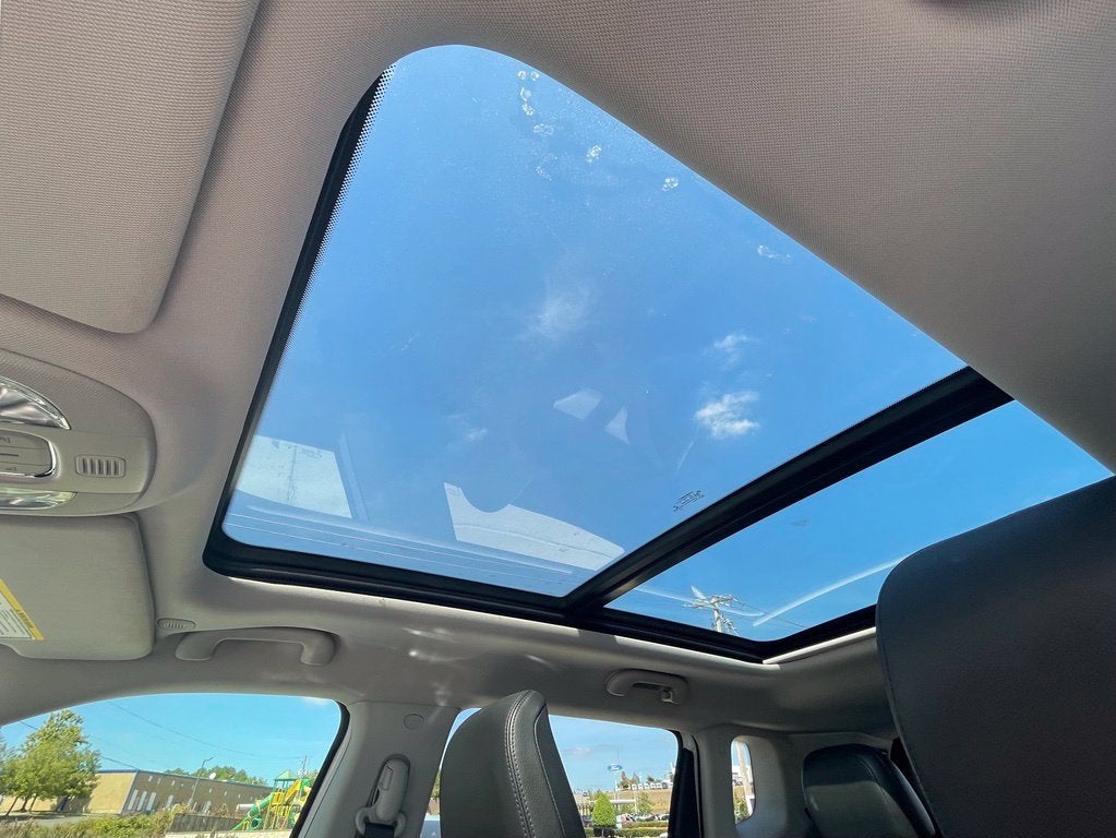 2022 Jeep Compass Limited Pano Roof, One Owner, Clean CarFax